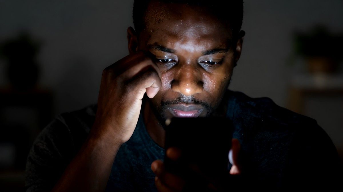 can screen time cause blurry vision
